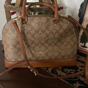 👜COACH•Sierra Large Dome Satchel 👜